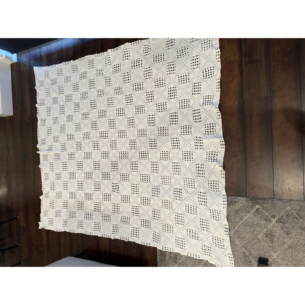 Vtg  Crocheted White Bed Cover  Blanket Tablecloth Queen Throw 82x73 Boho